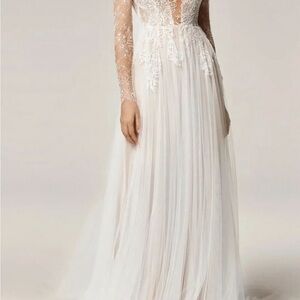 French Lace Long-Sleeve Wedding Dress